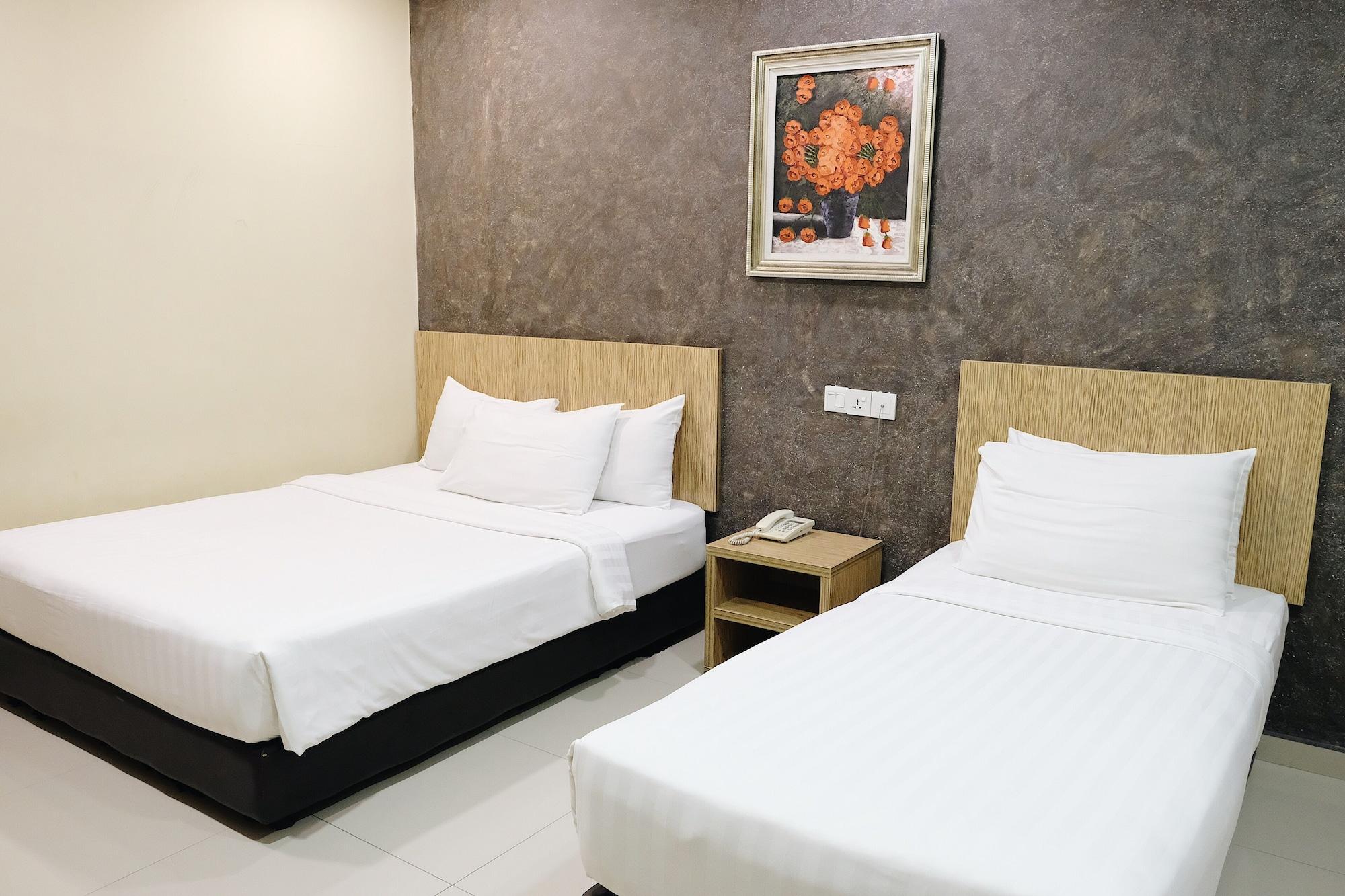 Era Plus Hotel Seri Kembangan Exterior photo